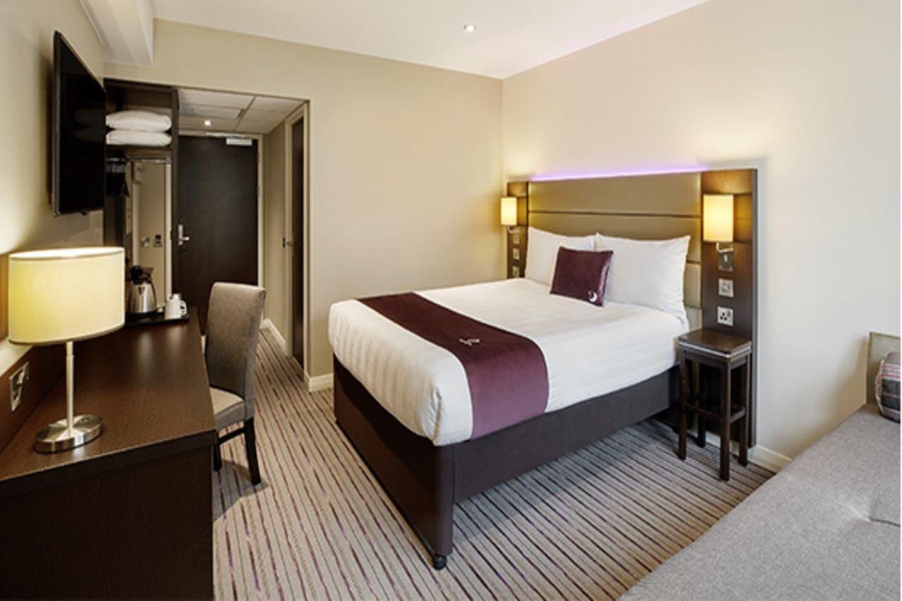 Premier Inn Liverpool Tarbock Eksteriør bilde